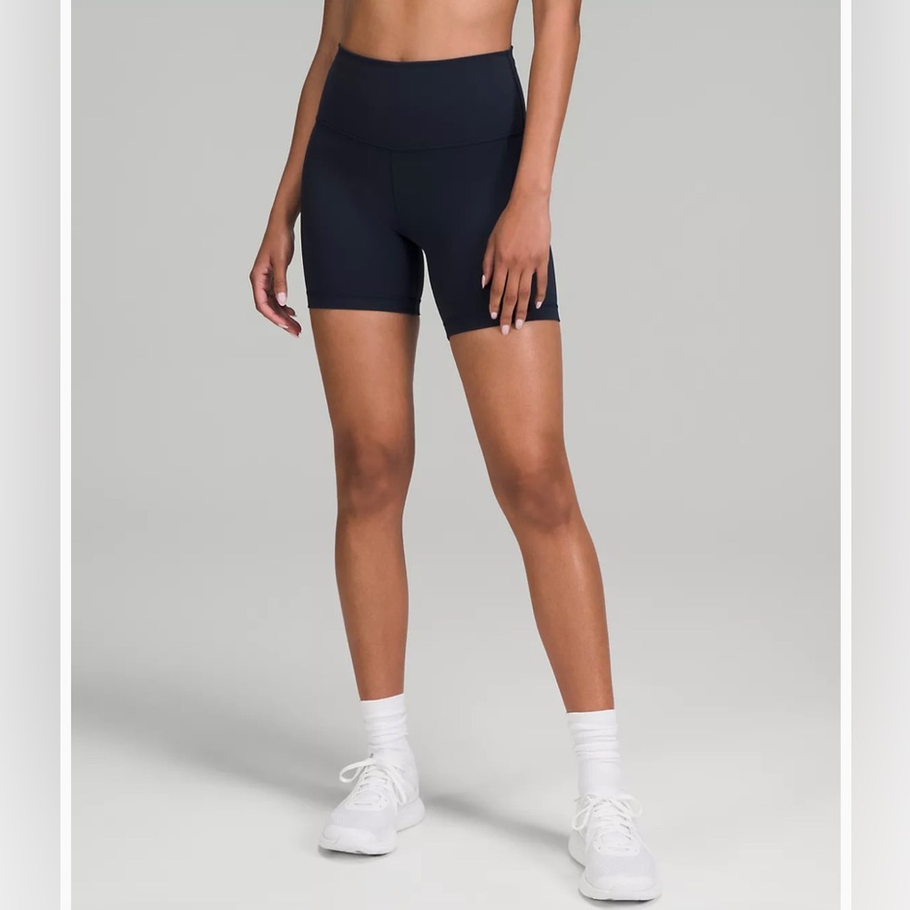Lulu Wunder Train High-Rise Short 6"